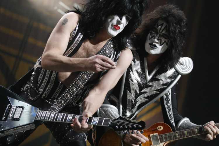 2 kiss-band-poster-2026-05-21[8.42]